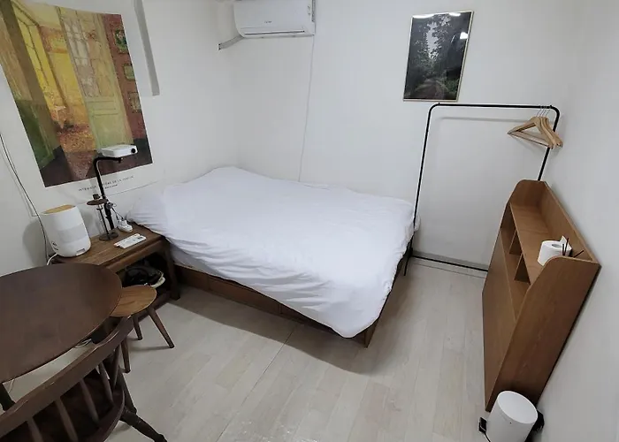 Jackson House #sinchon #ewha #hongdae